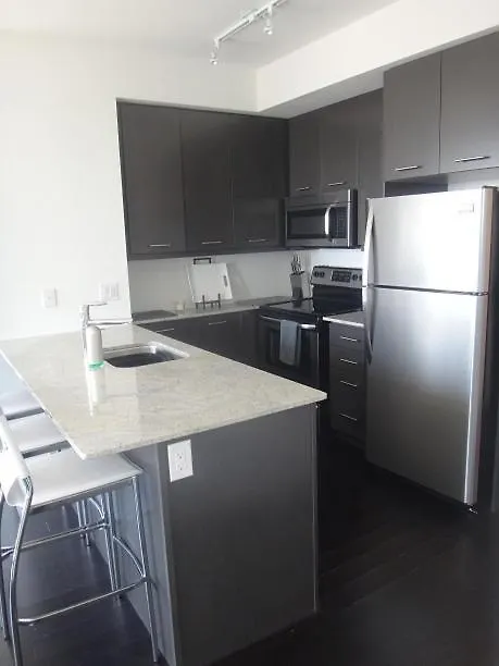 公寓 Square One Fully Furnished Suite 密西沙加