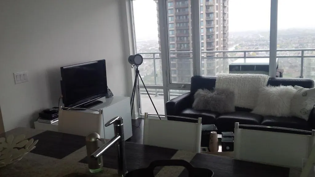 公寓 Square One Fully Furnished Suite 密西沙加
